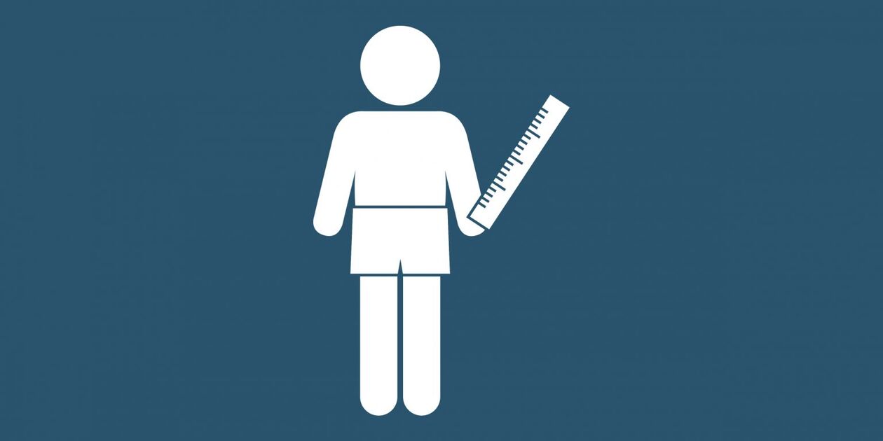 λογότυπο άνδρας με χάρακα και μη χειρουργική μεγέθυνση πέους